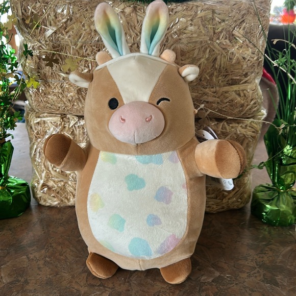 Squishmallows HugMees winking cow plush - Picture 2 of 9